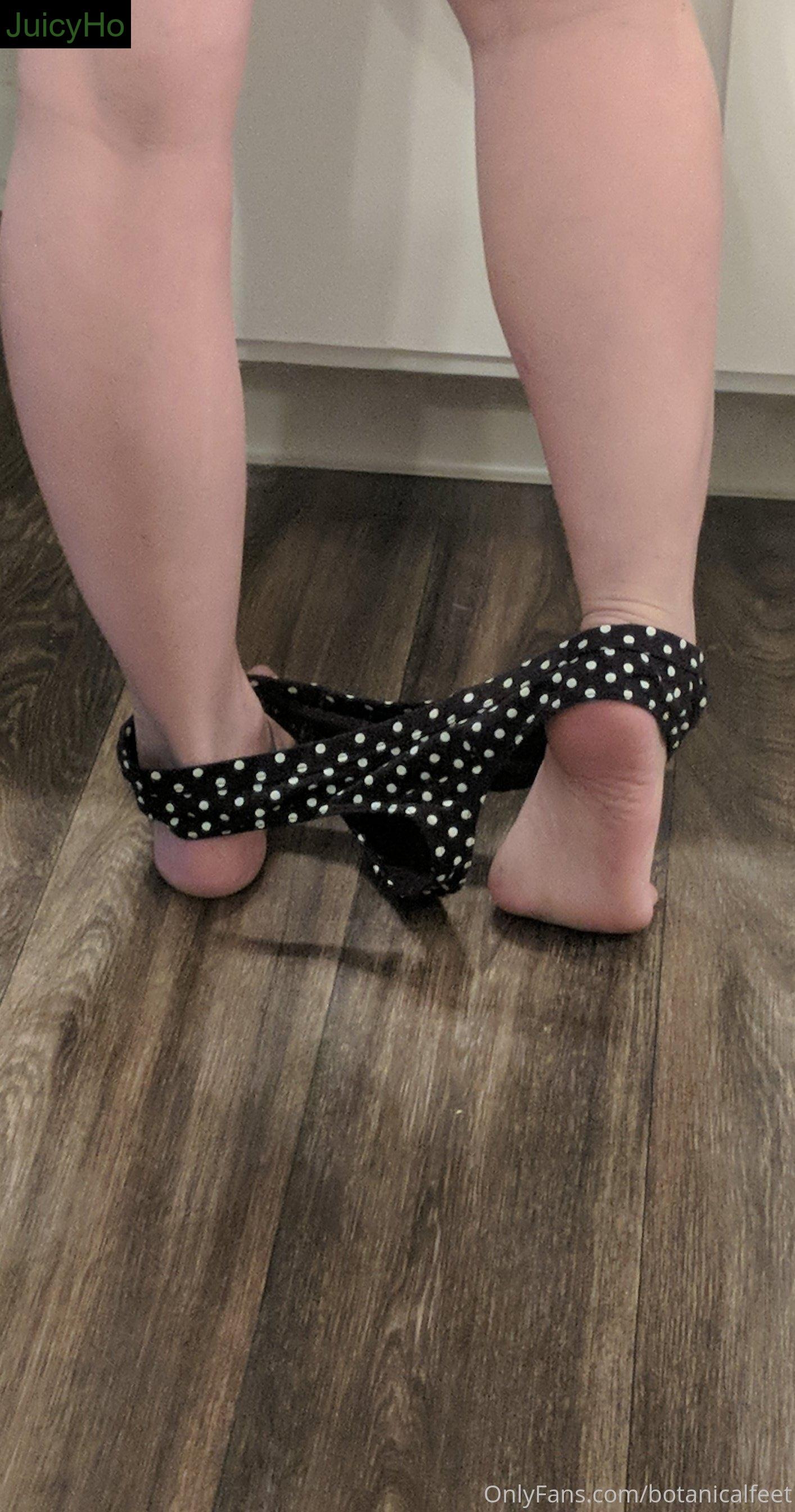 mommymilktruck feet