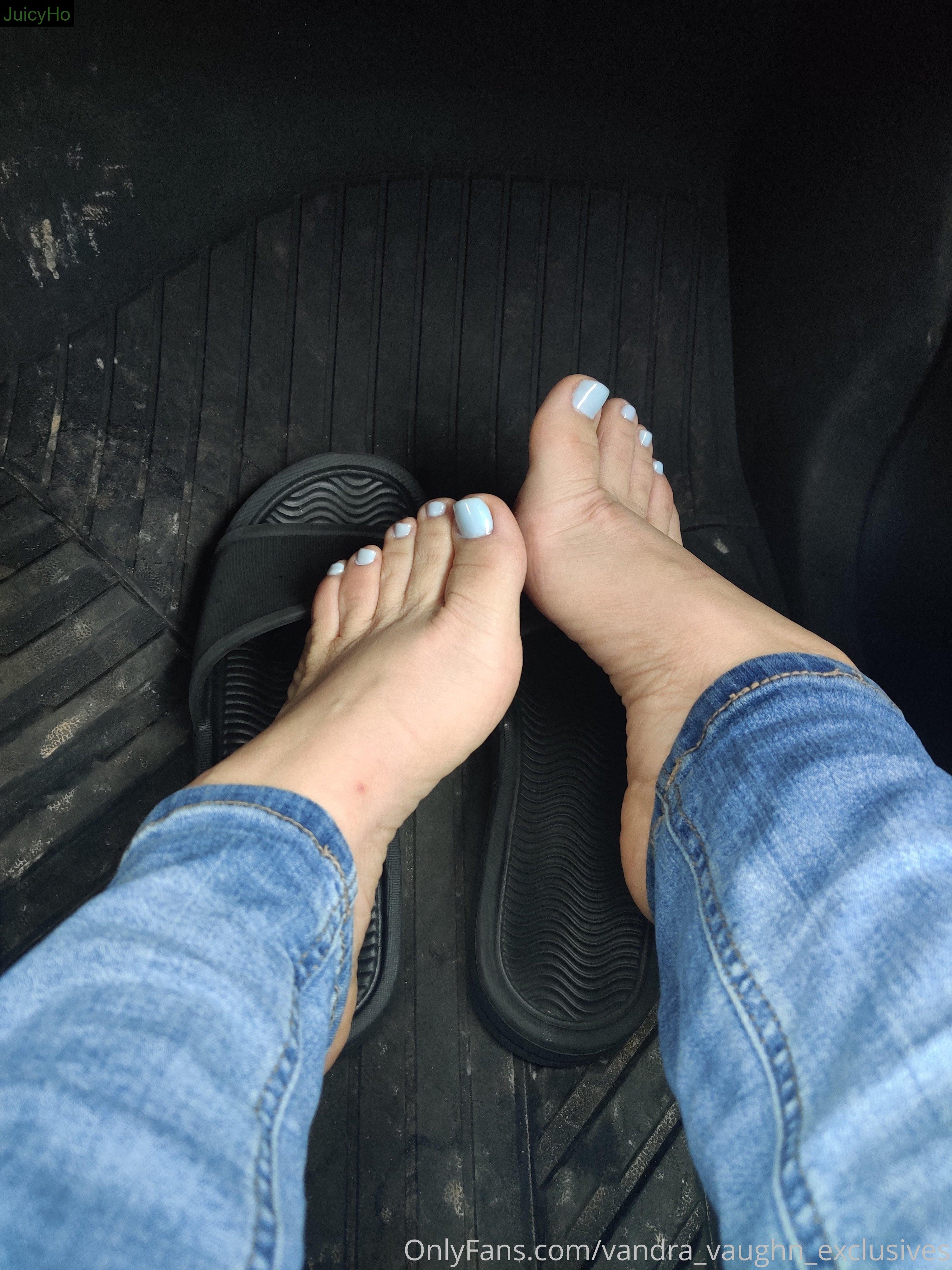 vandra_vaughn_exclusives feet