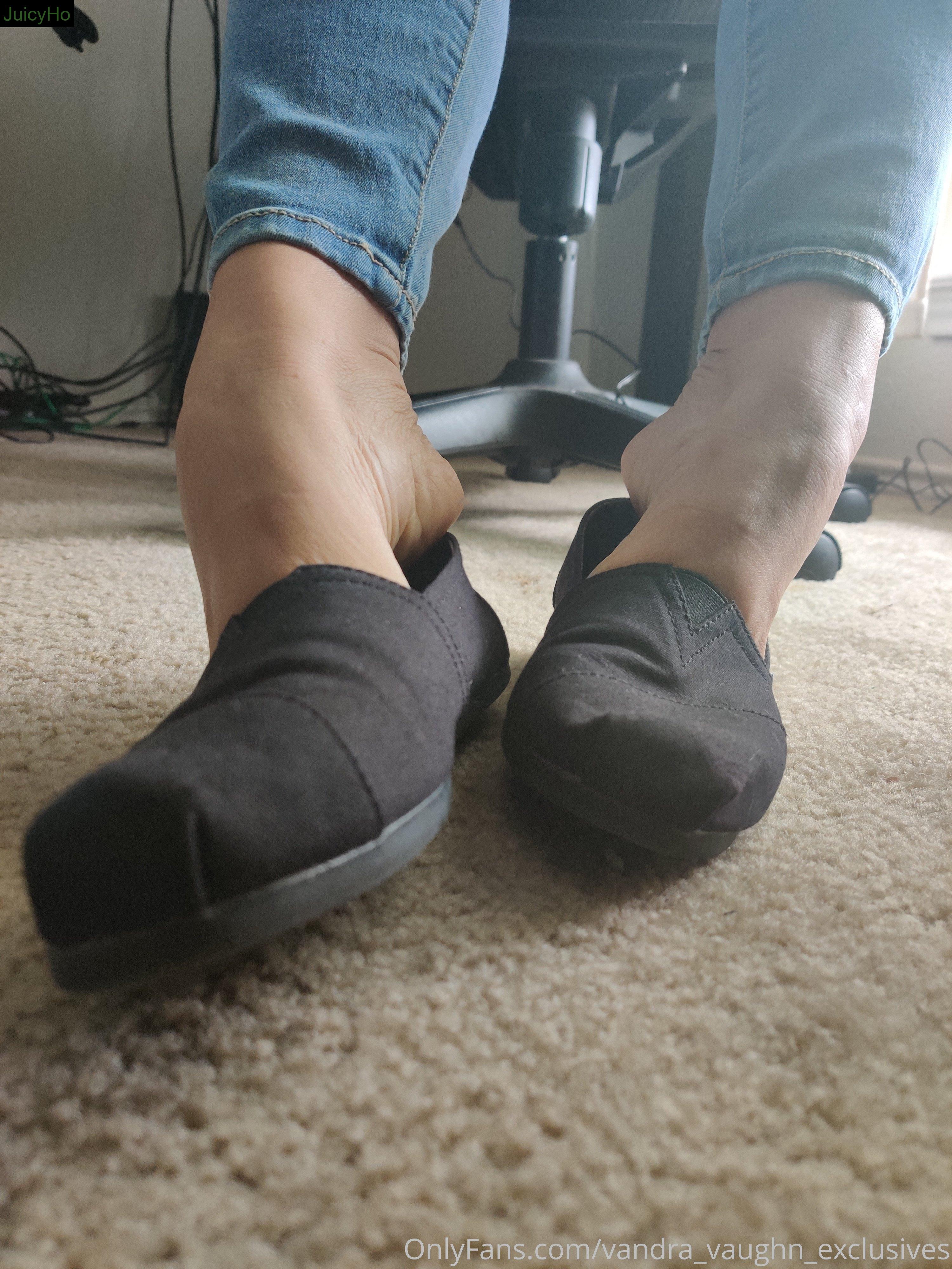 vandra_vaughn_exclusives feet