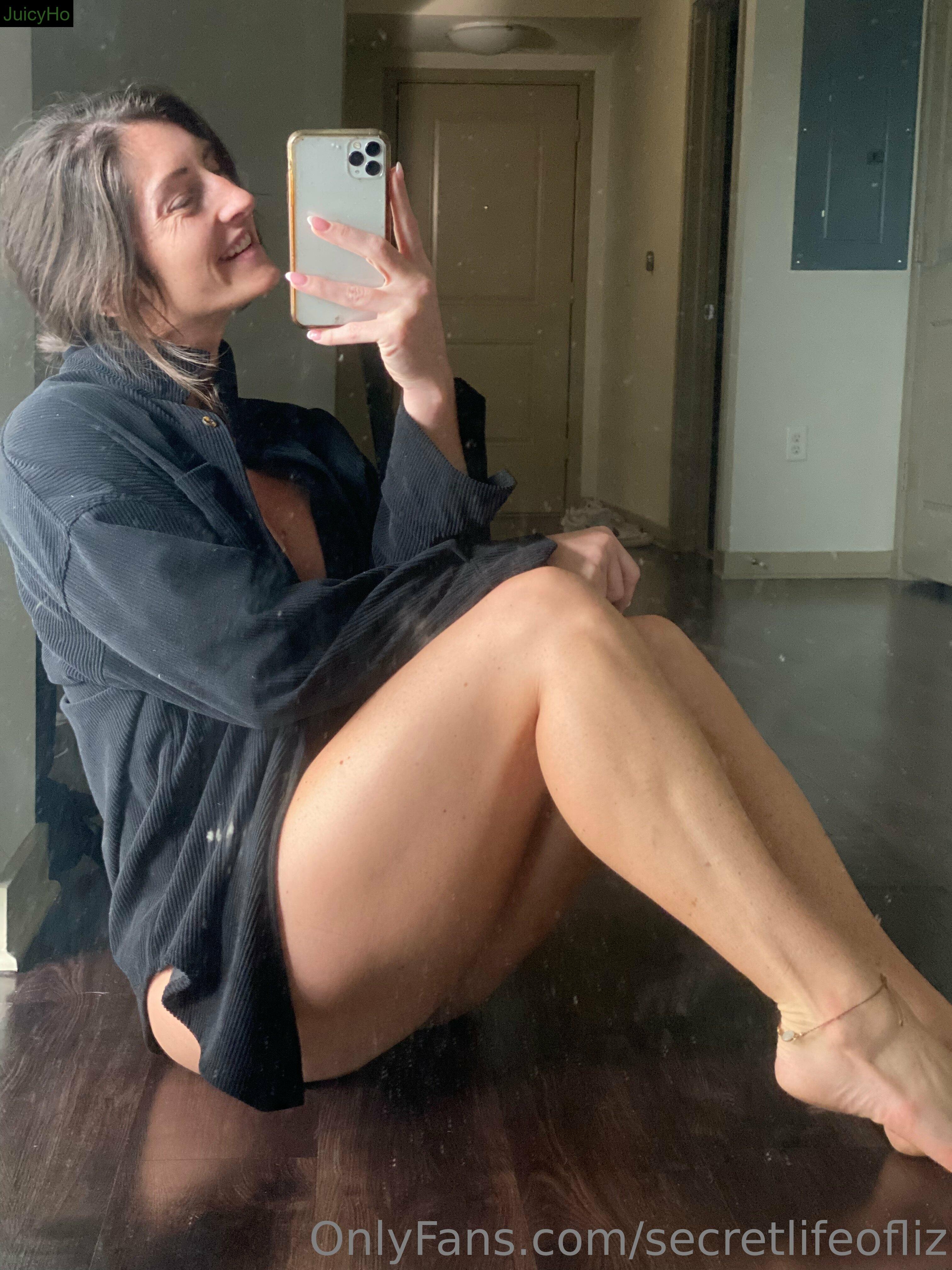 secretlifeofliz feet