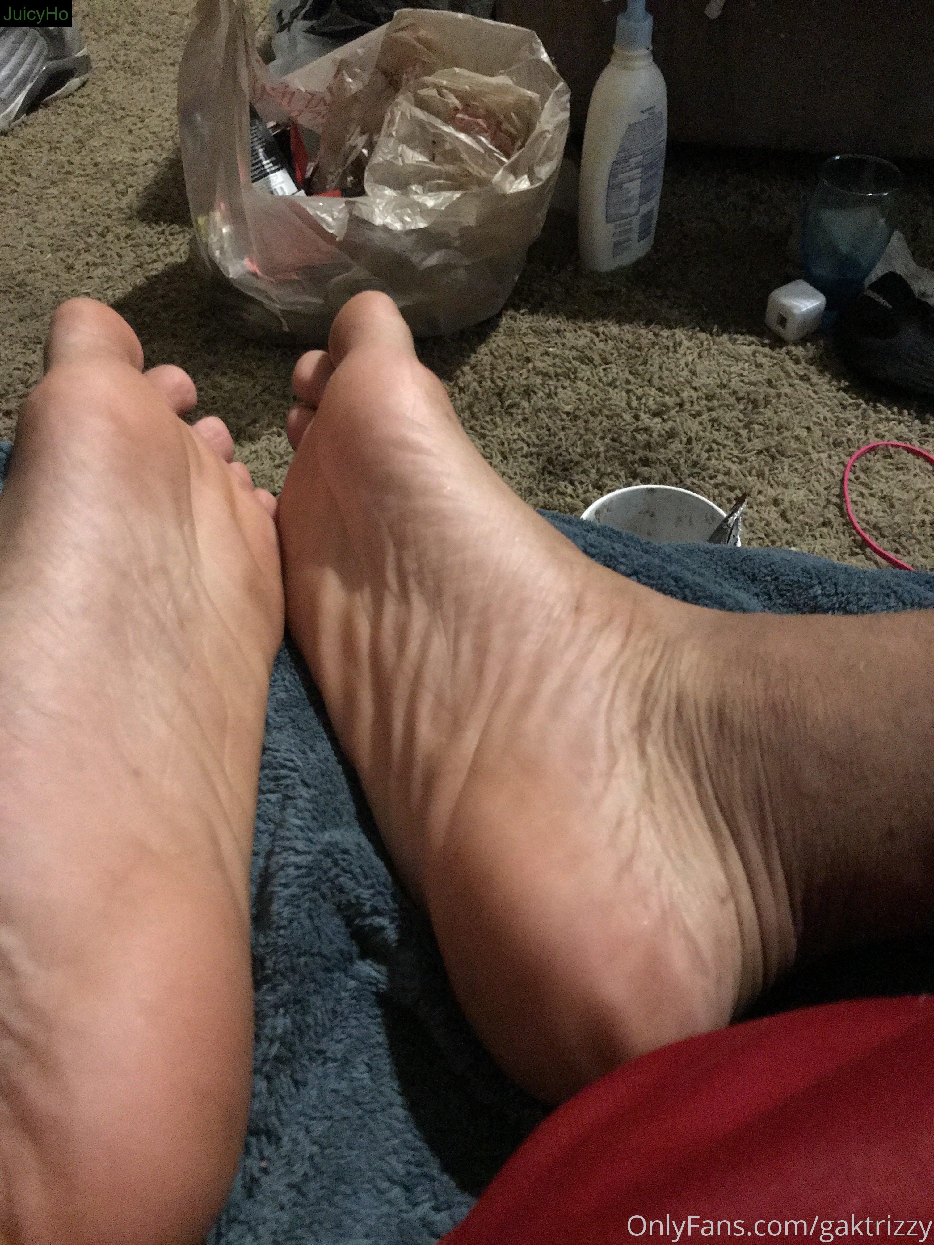 gaktrizzy feet