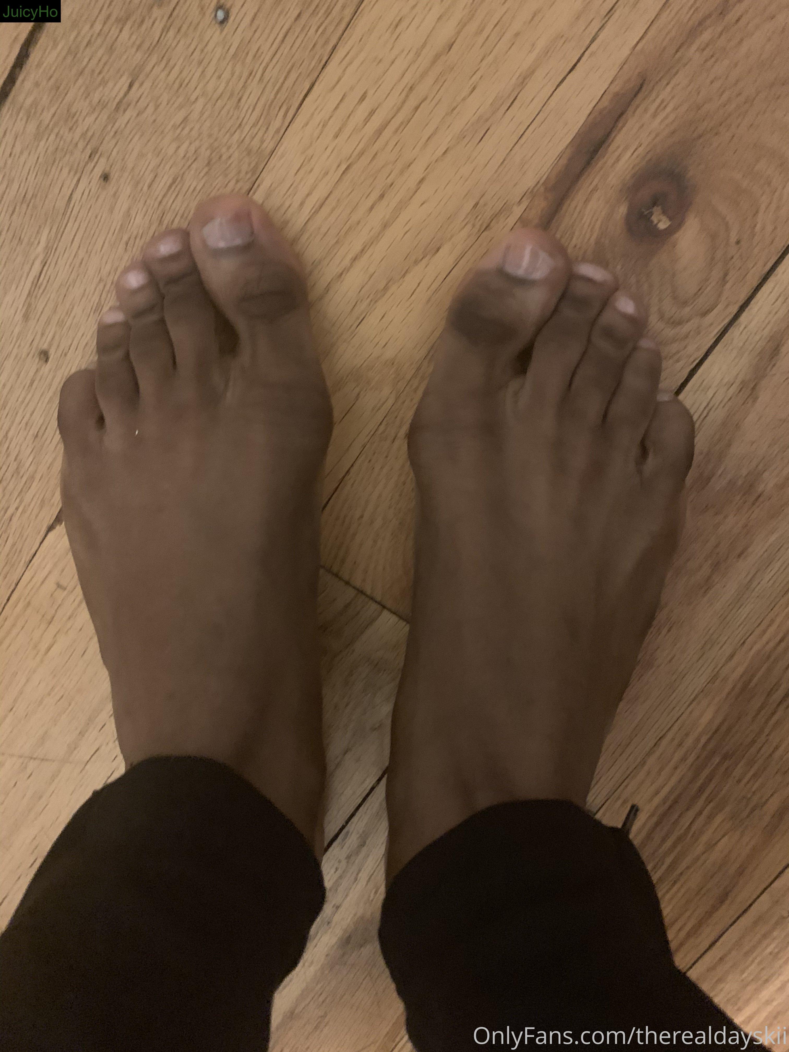 therealdayskii feet