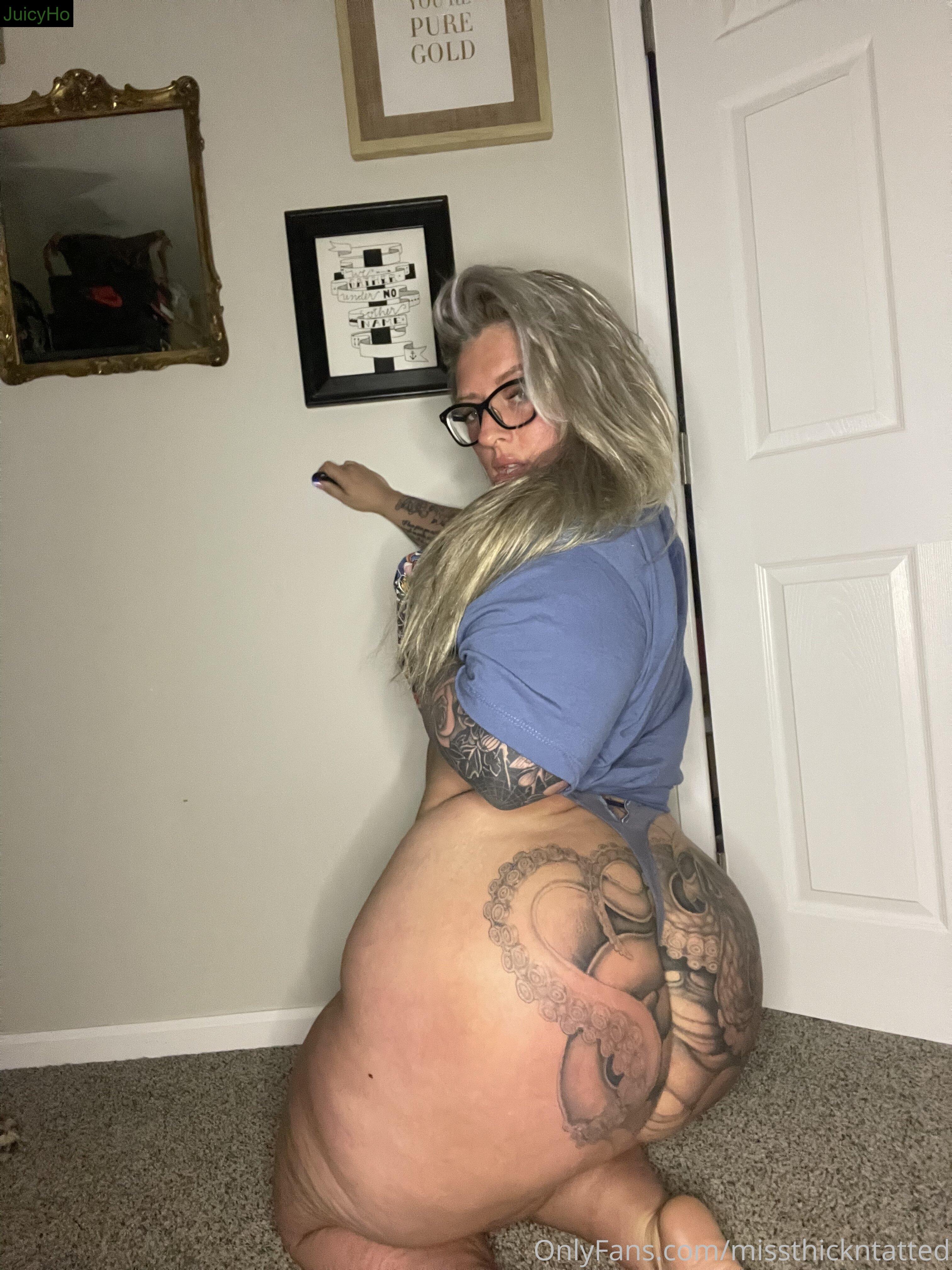 missthickntatted feet