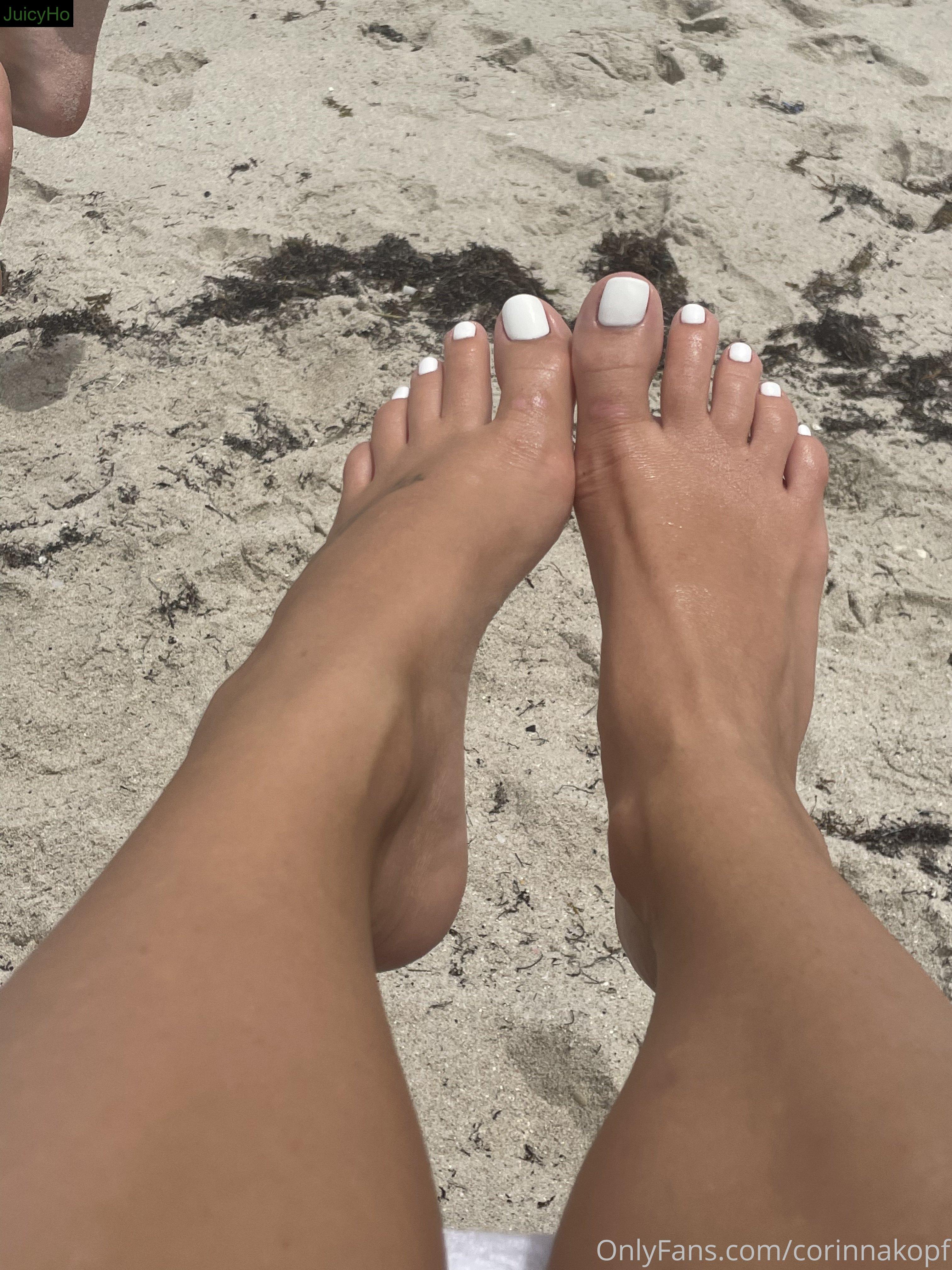 corinnakopf feet