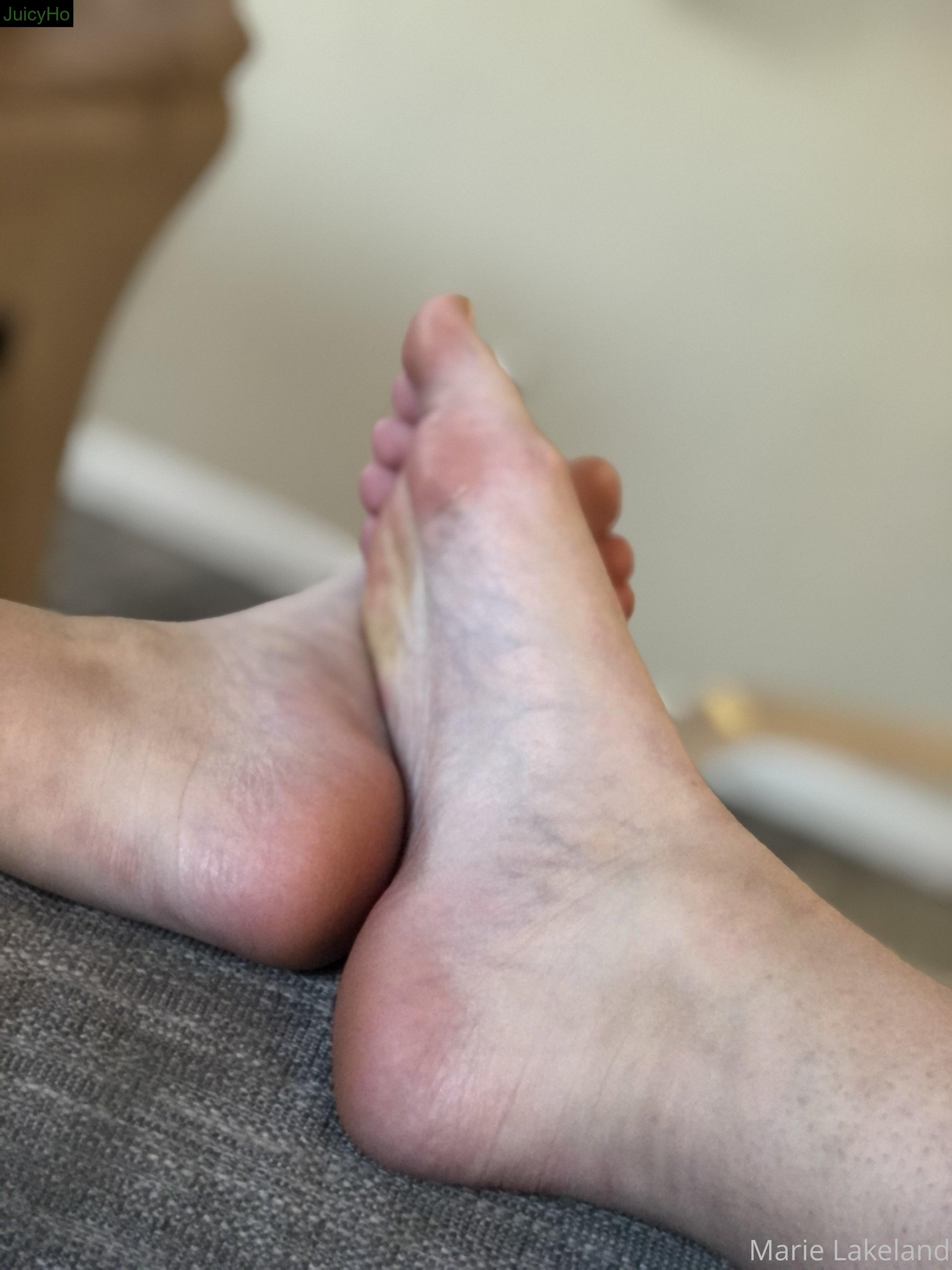 kissmeslowxo feet