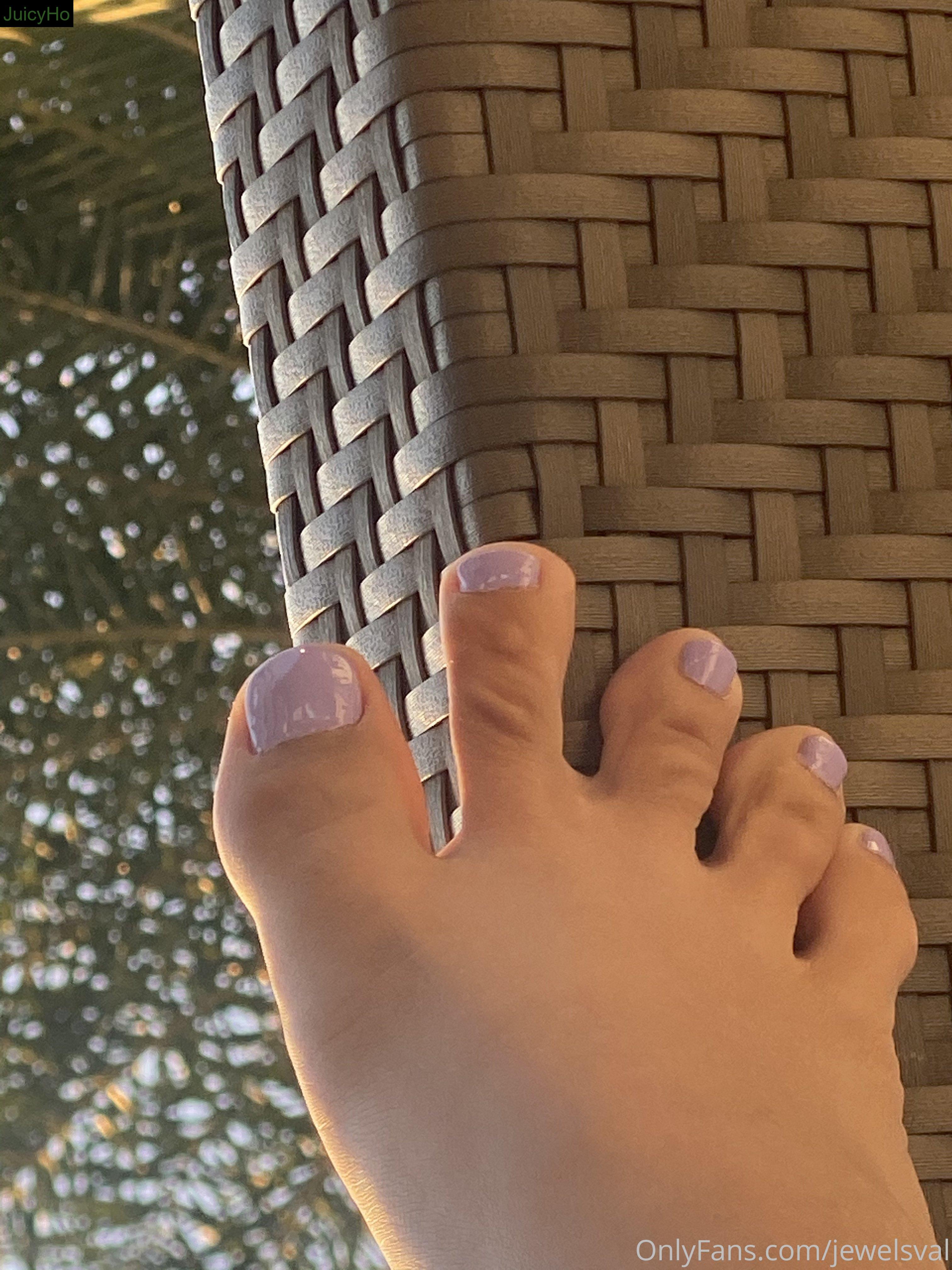 jewelsval feet