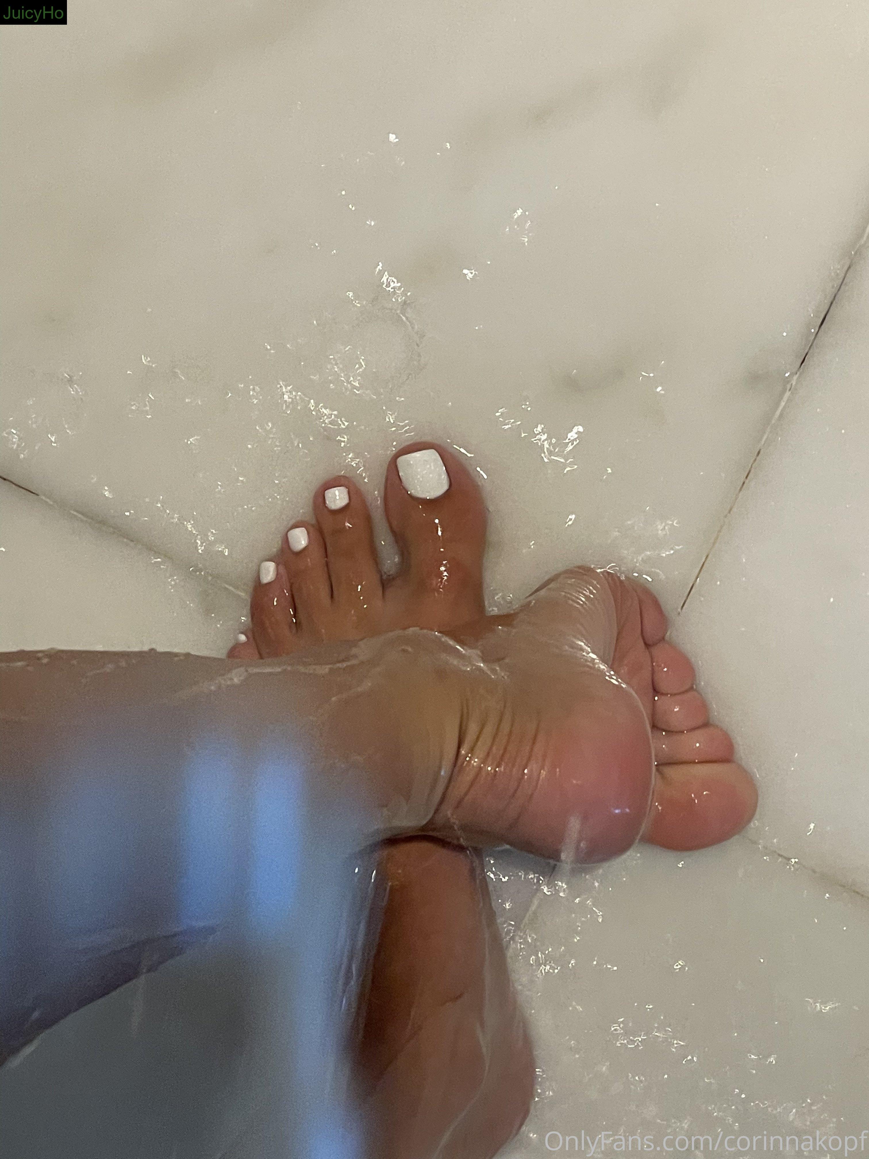 corinnakopf feet