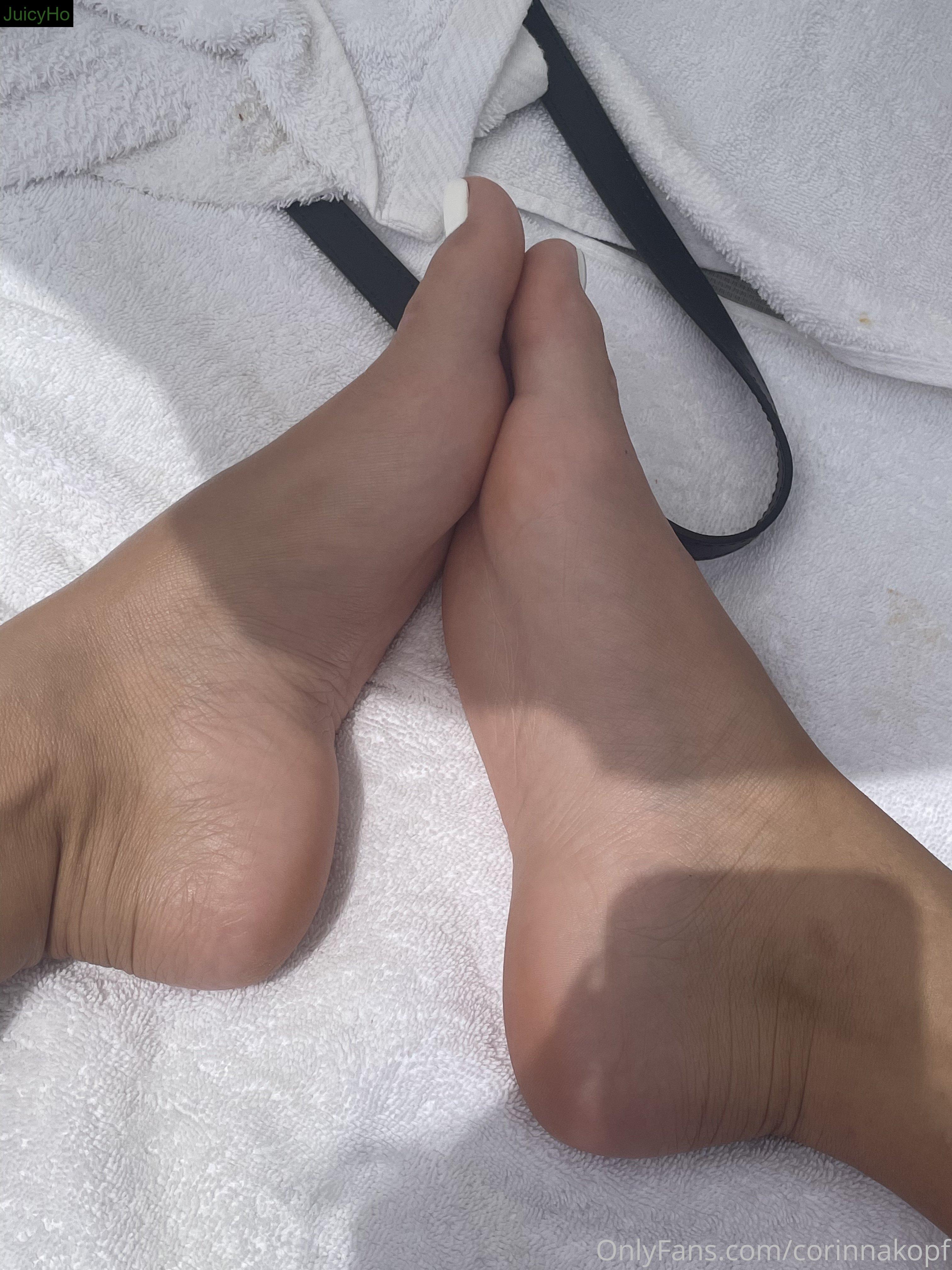 corinnakopf feet