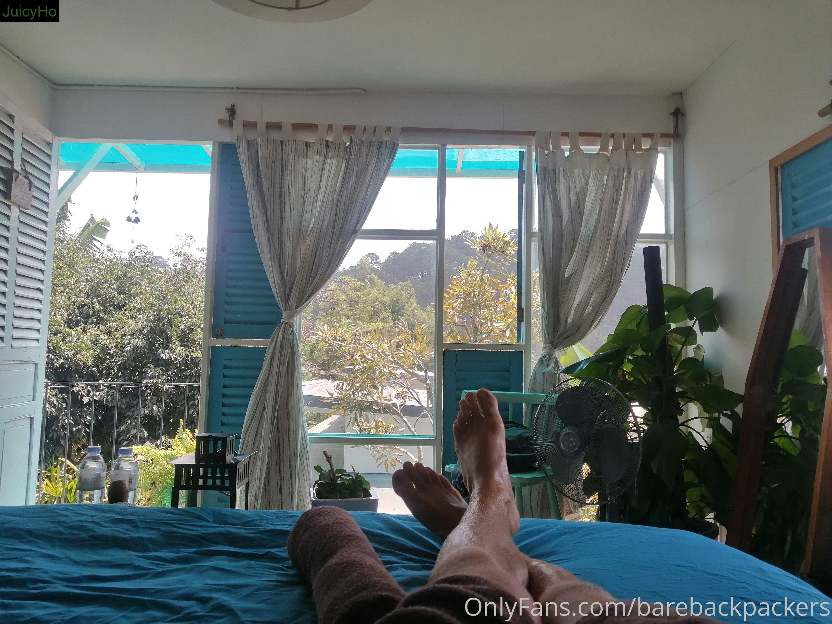 barebackpackers feet