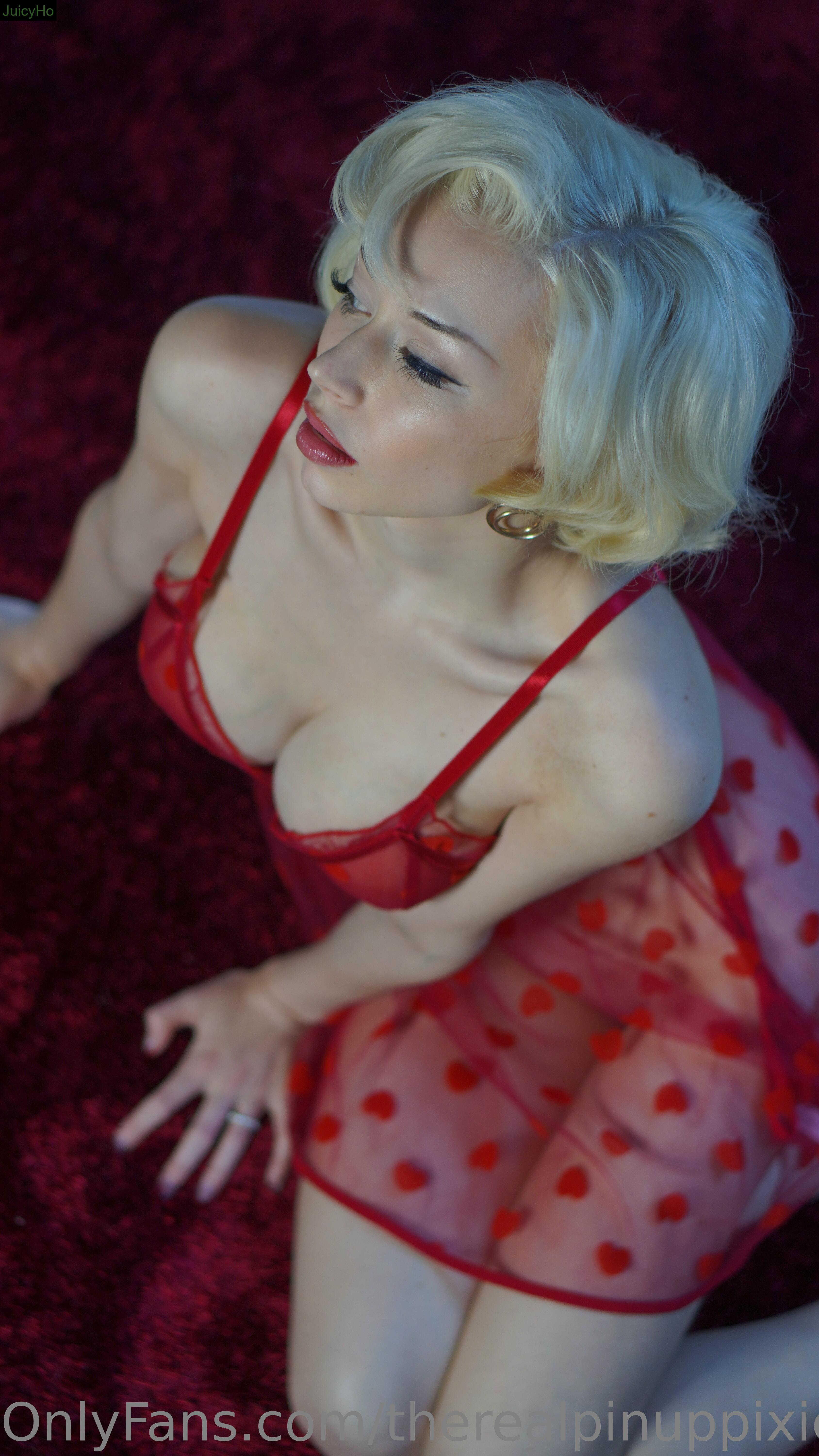 therealpinuppixie feet